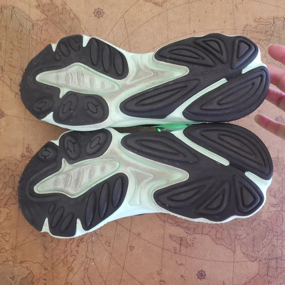 *ADIDAS Originals OZWEEGO, Acid green, size 9.5 - Picture 7 of 11